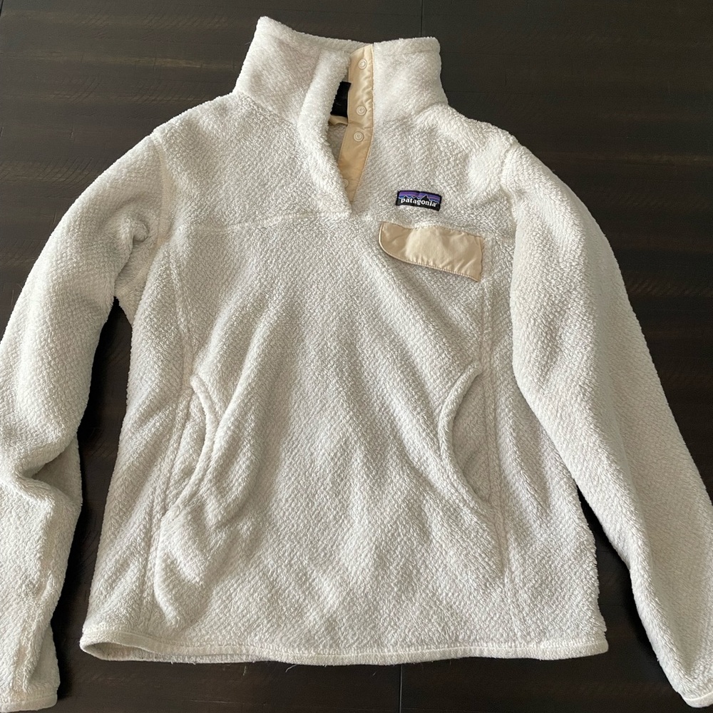 Cream Patagonia fleece